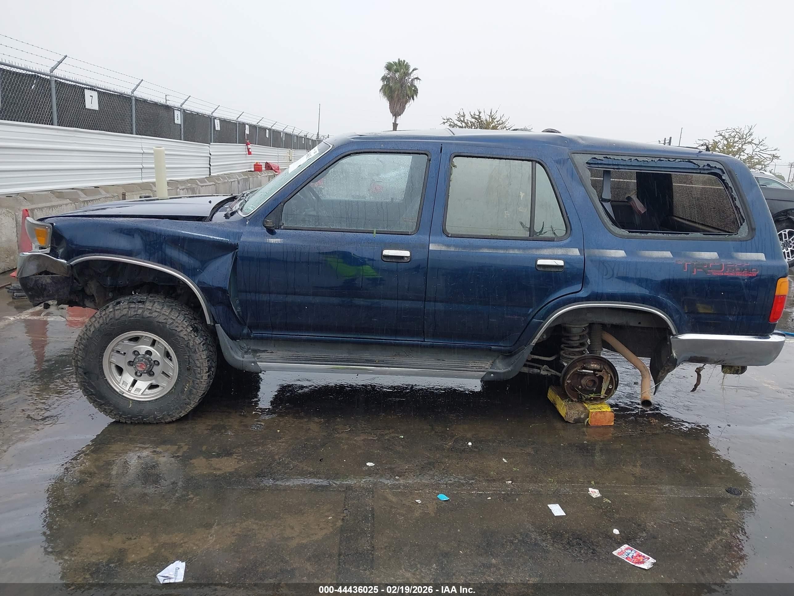 1992 Toyota 4runner Vn39 Sr5 Dark Blue vin: JT3VN39W4N0092404