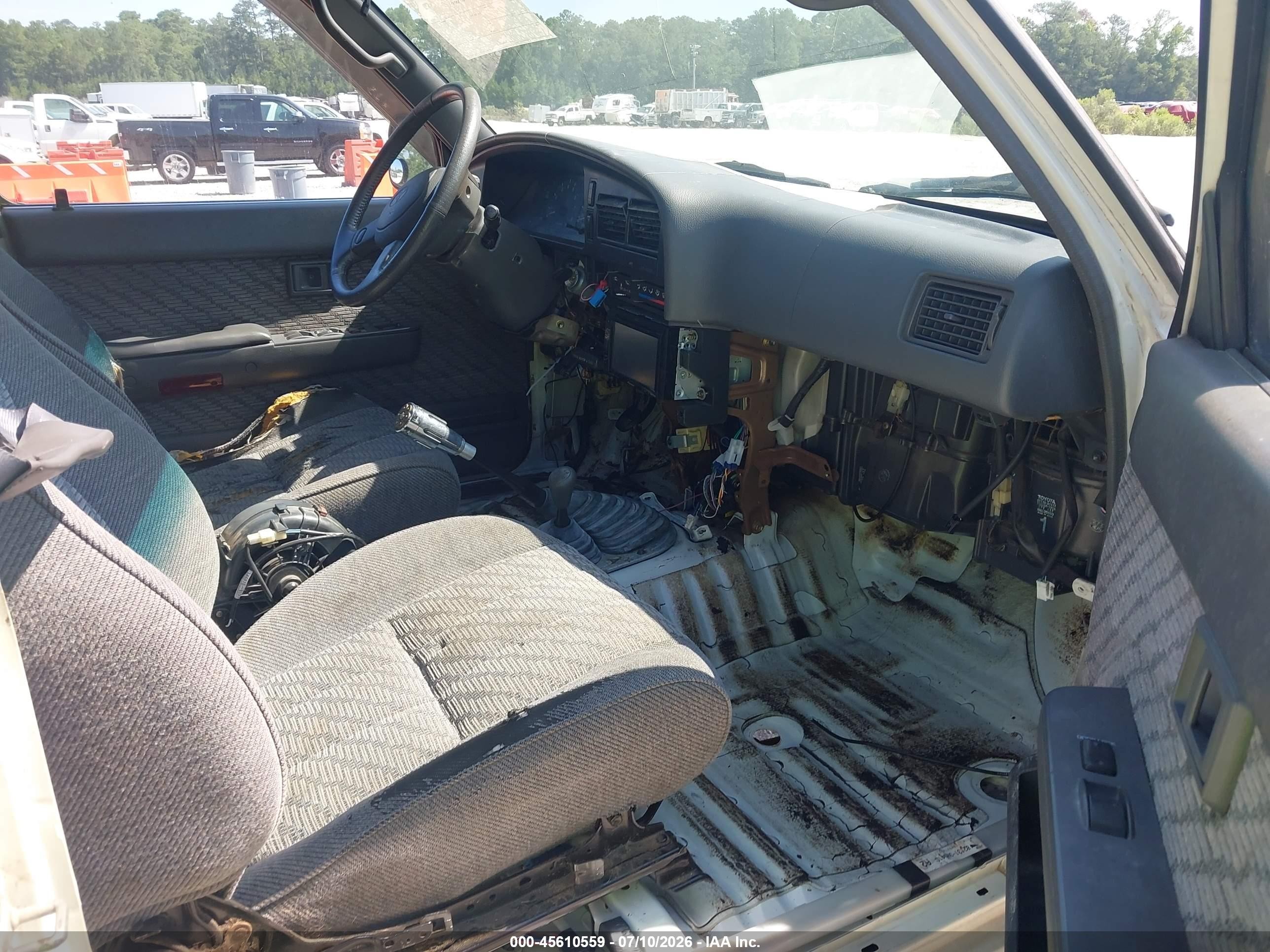 1995 Toyota 4runner Vn39 Sr5 Белый vin: JT3VN39W4S8079262