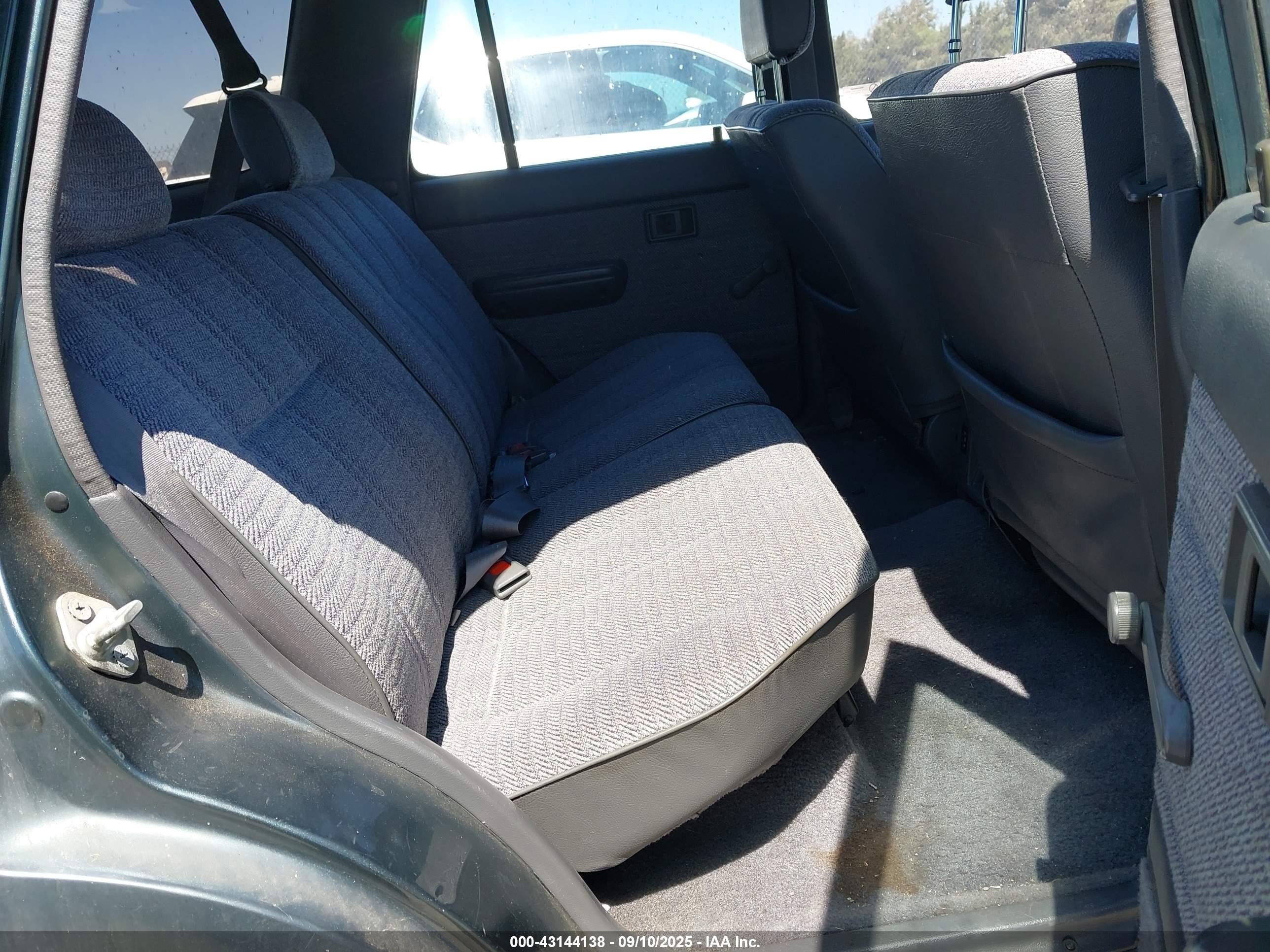 1992 Toyota 4runner Vn39 Sr5 Серый vin: JT3VN39WXN8034136