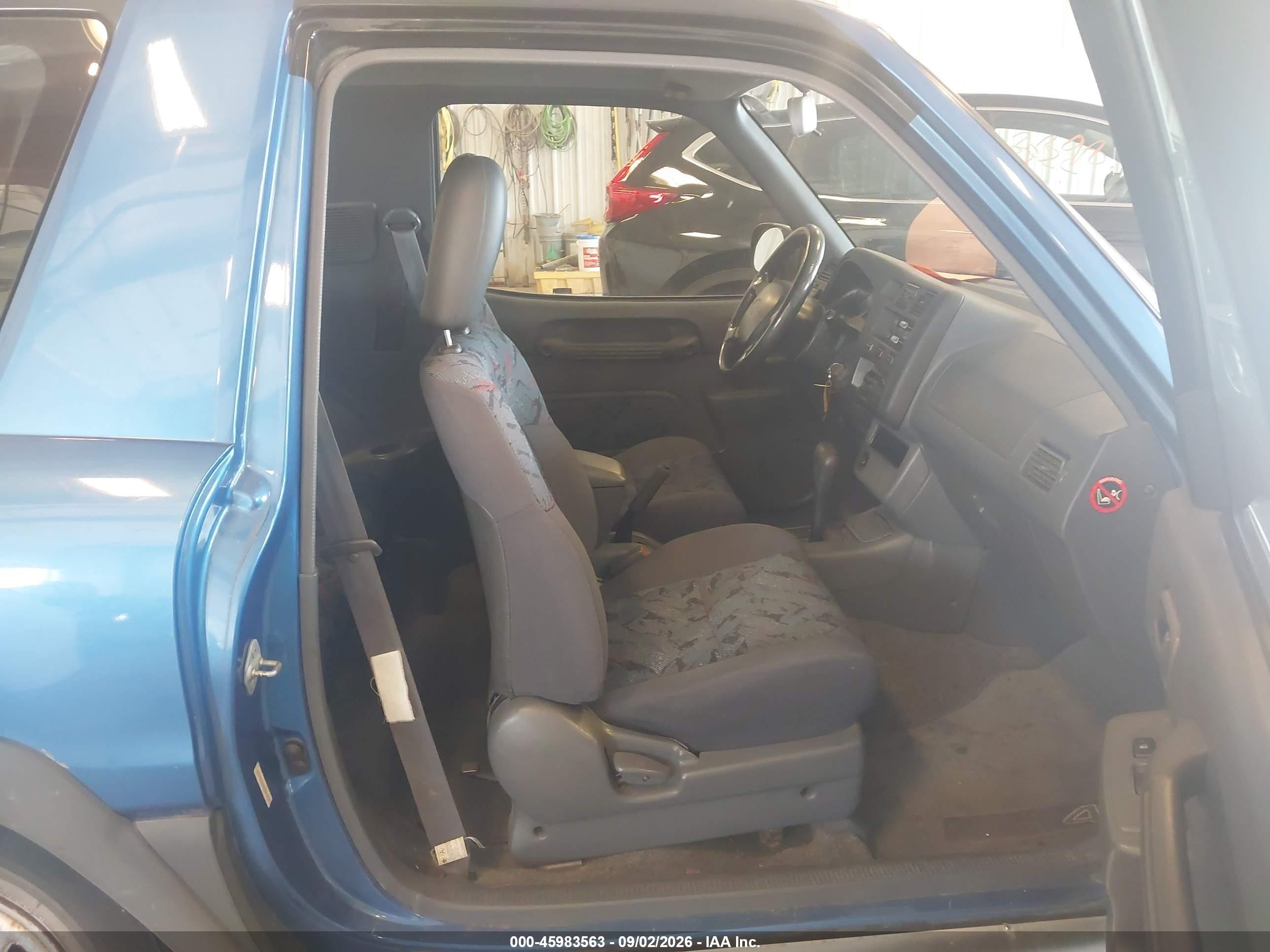 1997 Toyota Rav4   Blue vin: JT3XP10VXV0005682