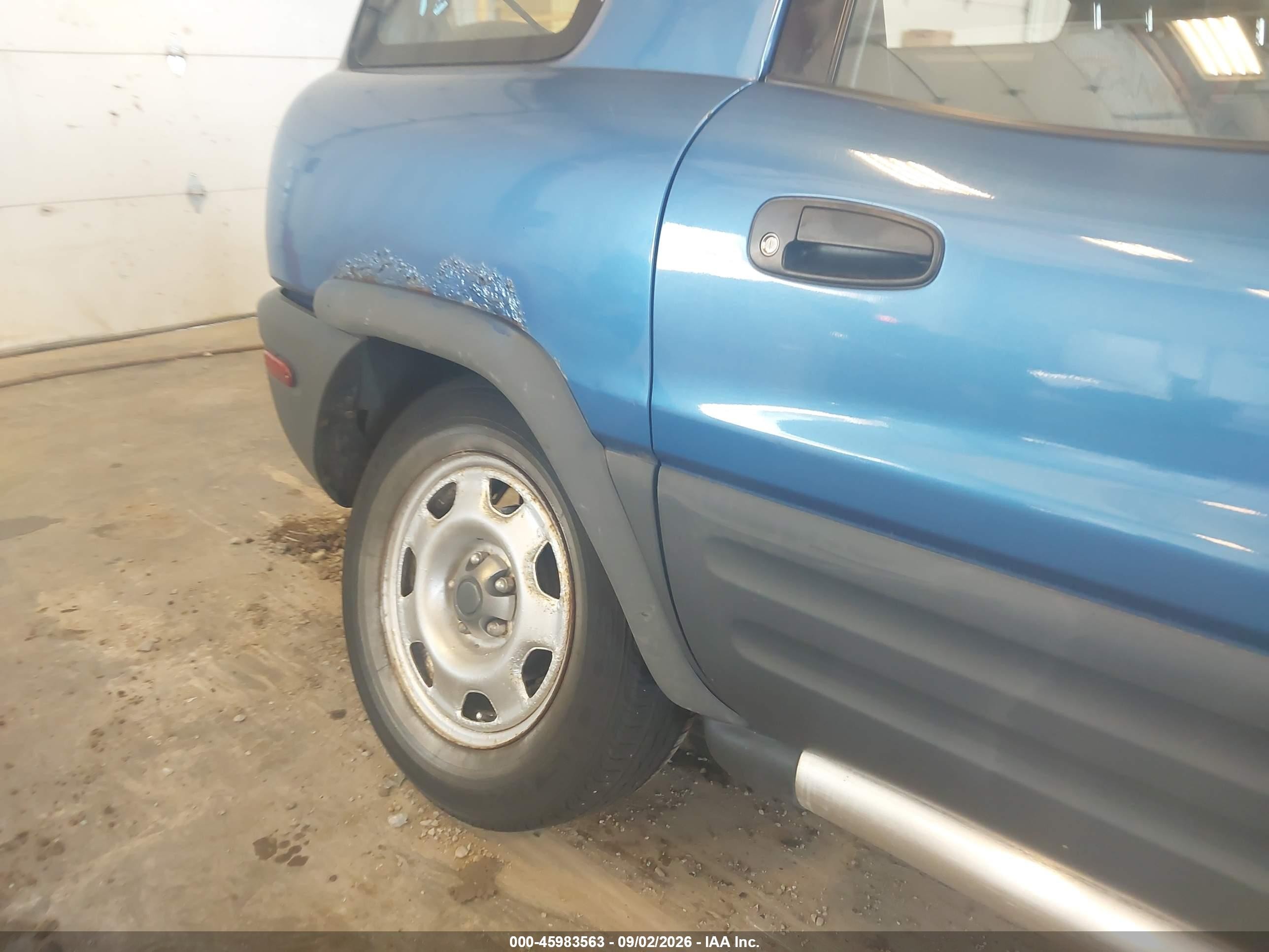 1997 Toyota Rav4   Blue vin: JT3XP10VXV0005682