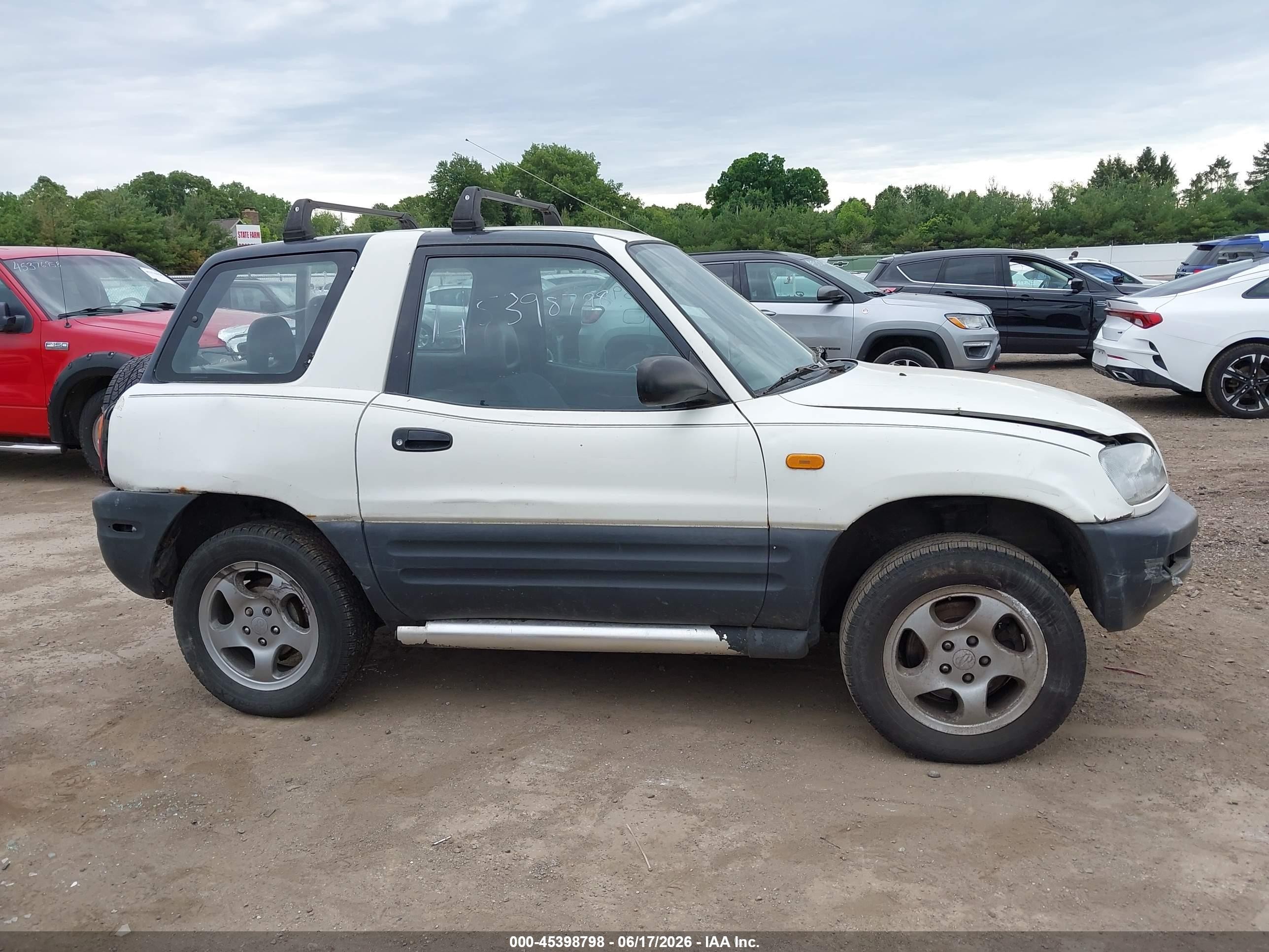 1997 Toyota Rav4   White vin: JT3XP10VXV0005830