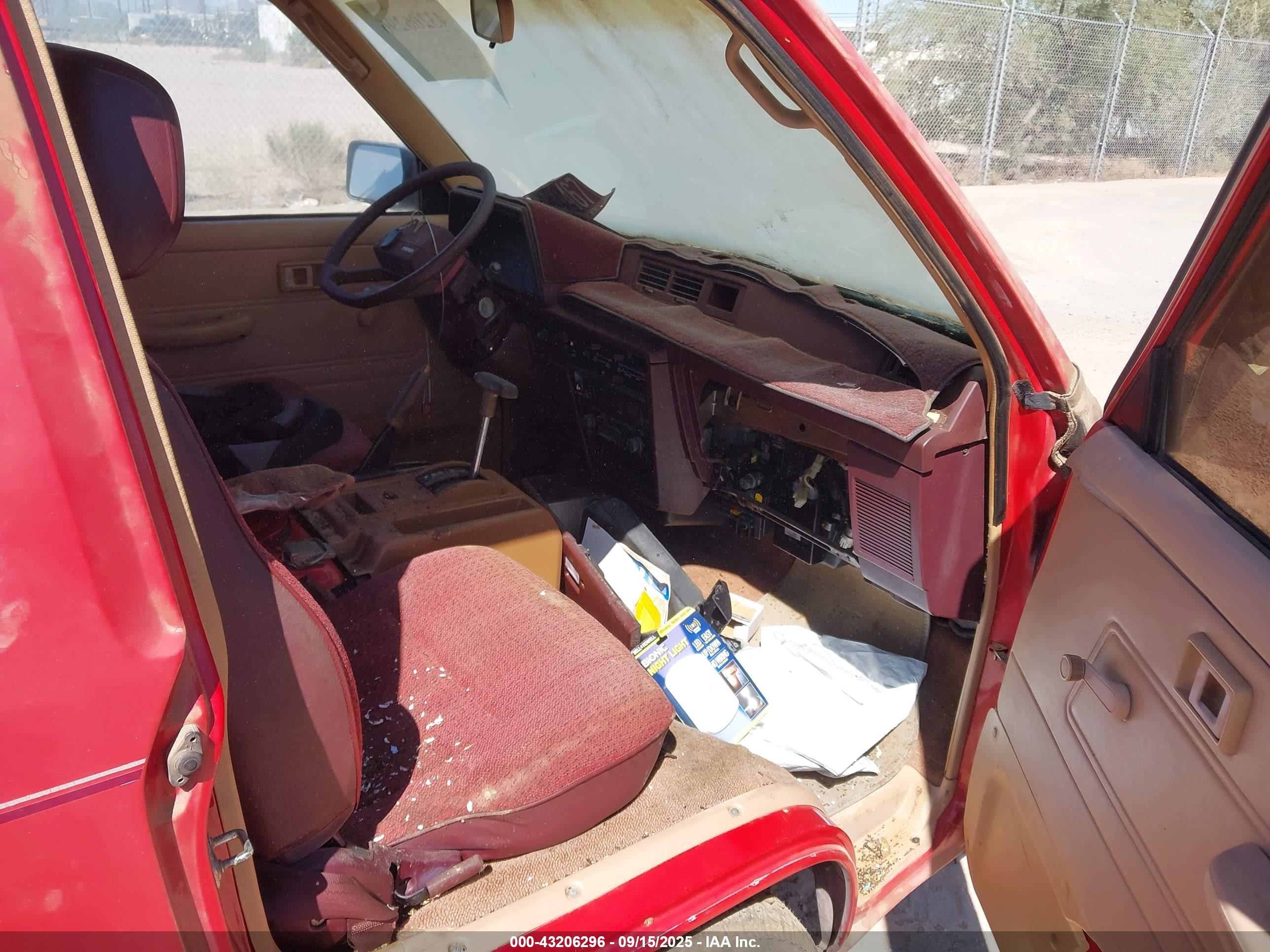 1984 Toyota Van Wagon Deluxe Red vin: JT3YR22V9E5036166