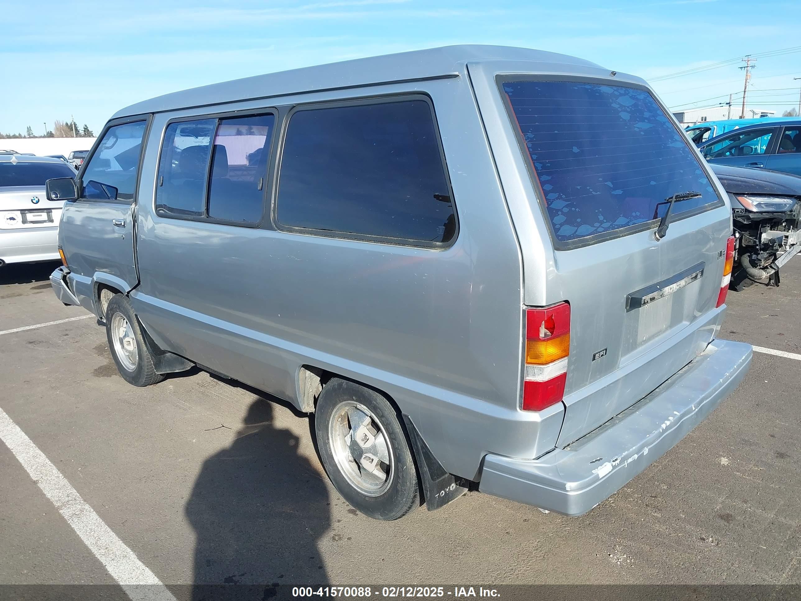 1984 Toyota Van Wagon Le Silver vin: JT3YR26V4E5004834