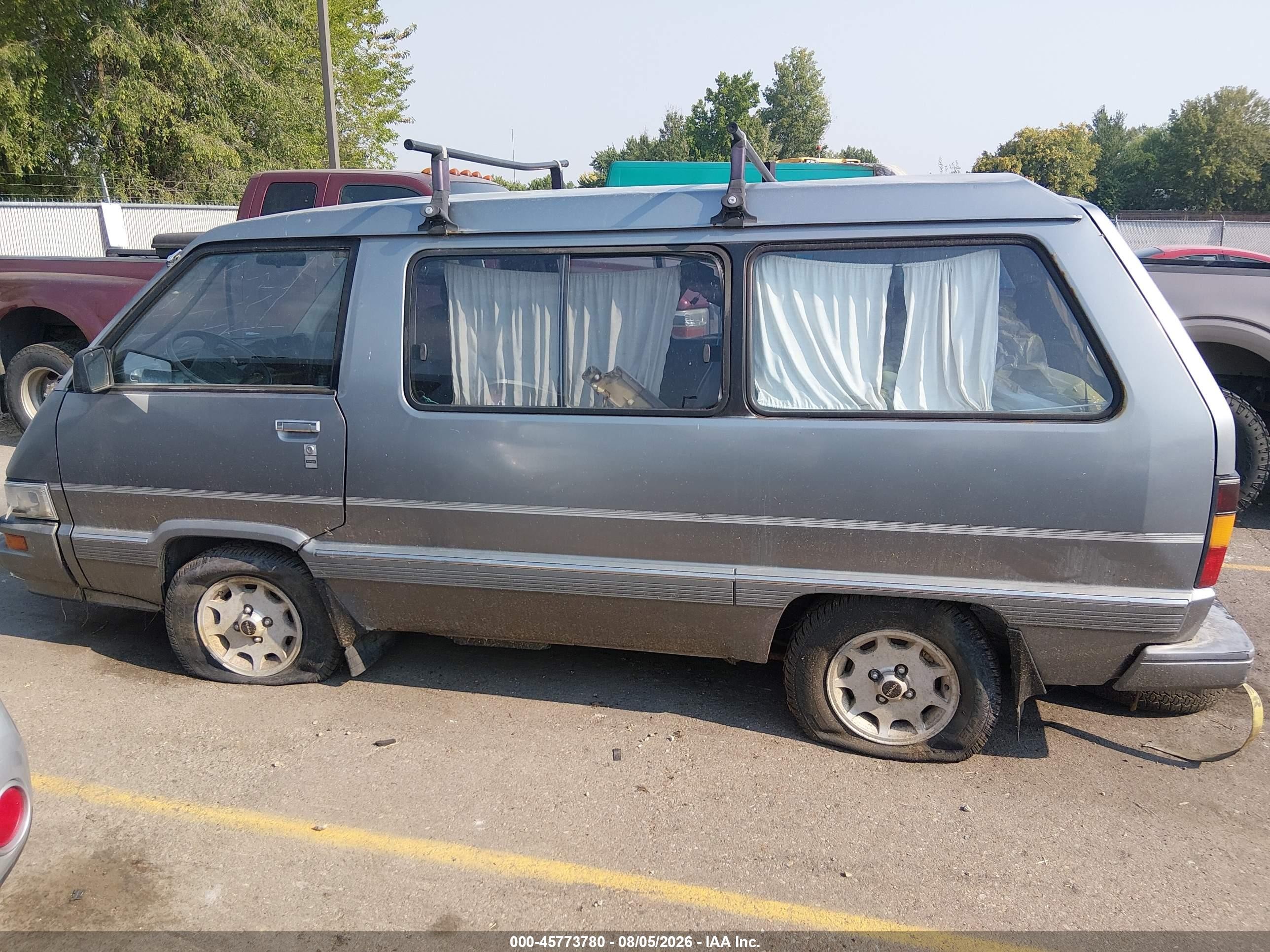 1989 Toyota Van Wagon Le Gray vin: JT3YR26W4K5052709