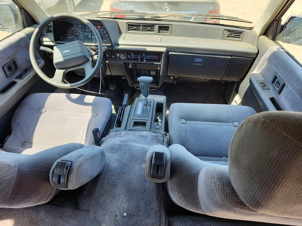 1989 Toyota Van Le Gray vin: JT3YR26W8K5050185