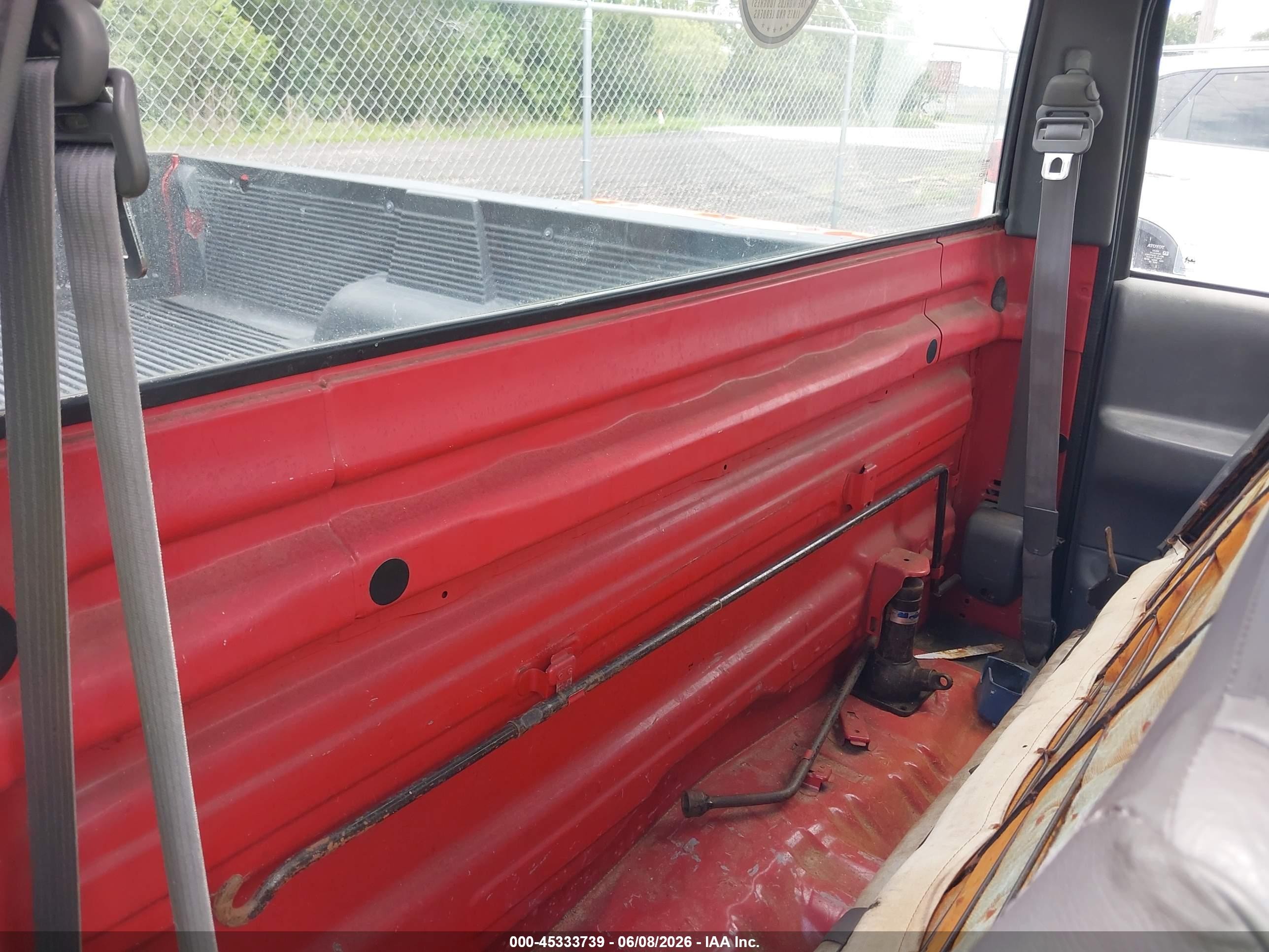 1996 Toyota T100   Red vin: JT4JM11D5T0016862