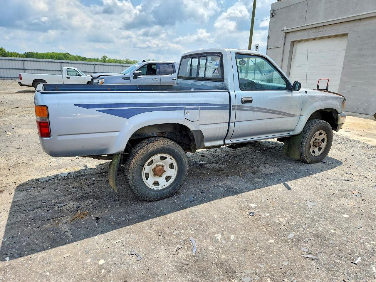1990 Toyota Pickup Deluxe Blue vin: JT4RN01P0L7031605