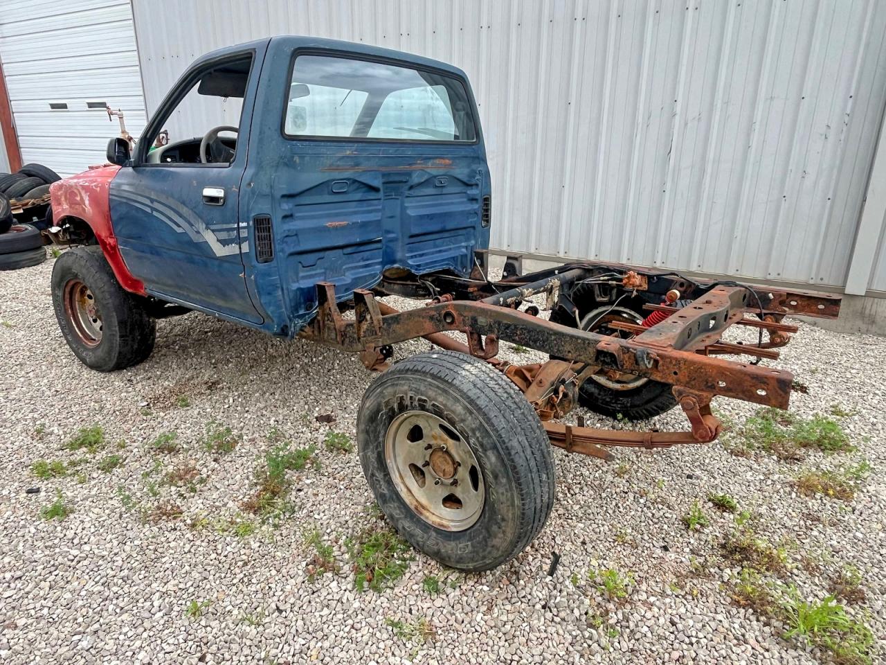 1989 Toyota Pickup Deluxe Blue vin: JT4RN01P2K4008603