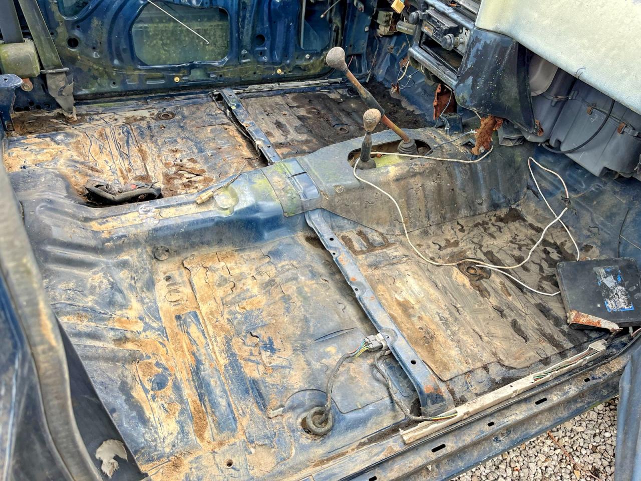 1989 Toyota Pickup Deluxe Blue vin: JT4RN01P2K4008603