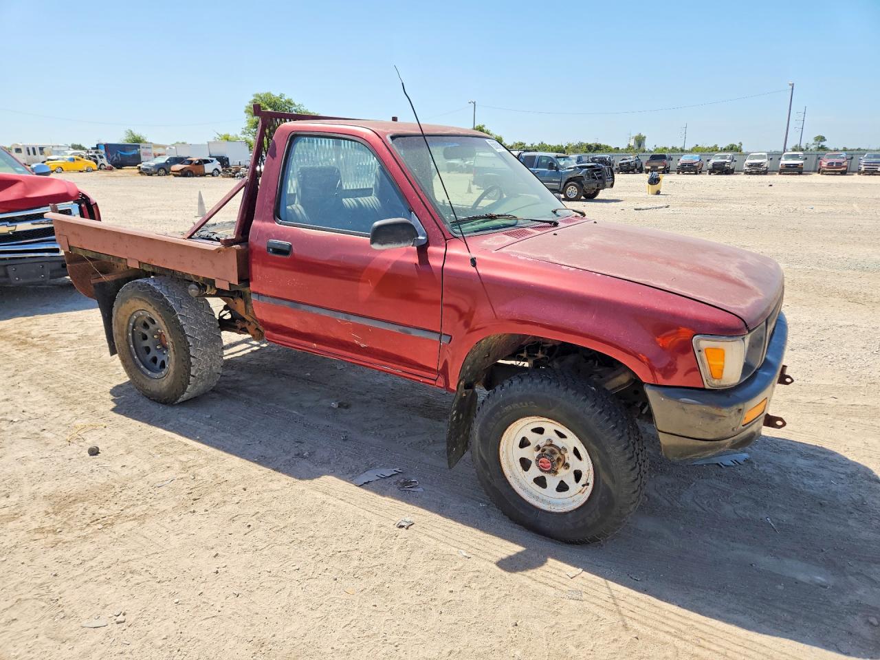1991 Toyota Pickup Deluxe Maroon vin: JT4RN01P2M0026366