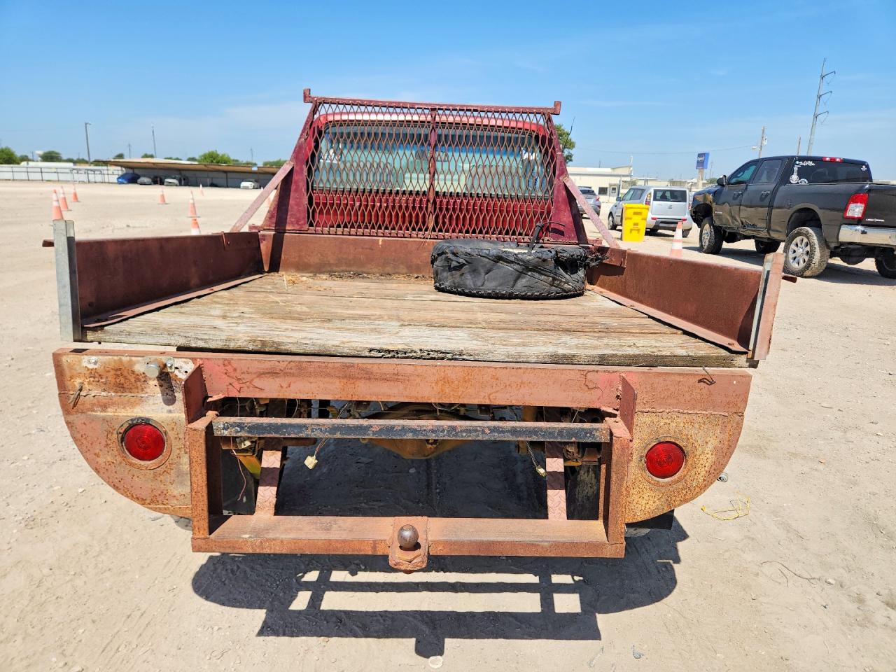 1991 Toyota Pickup Deluxe Maroon vin: JT4RN01P2M0026366