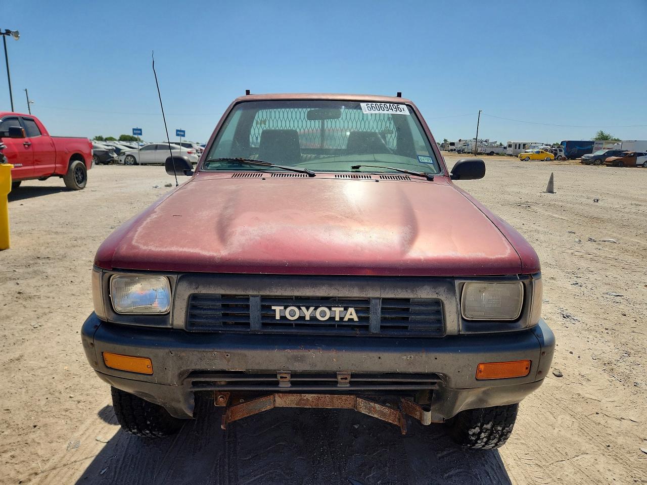 1991 Toyota Pickup Deluxe Maroon vin: JT4RN01P2M0026366