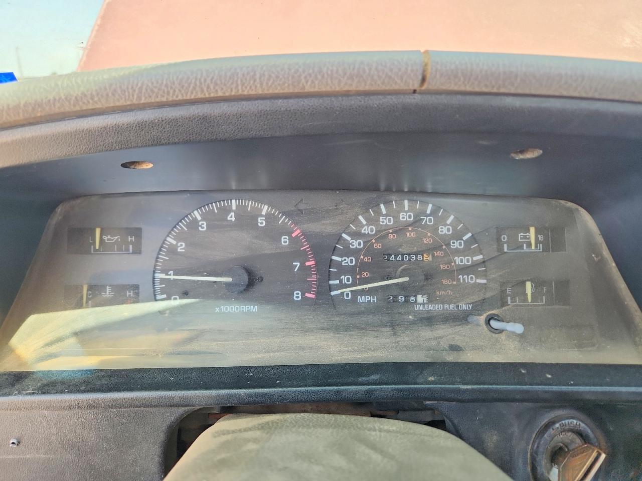 1991 Toyota Pickup Deluxe Maroon vin: JT4RN01P2M0026366