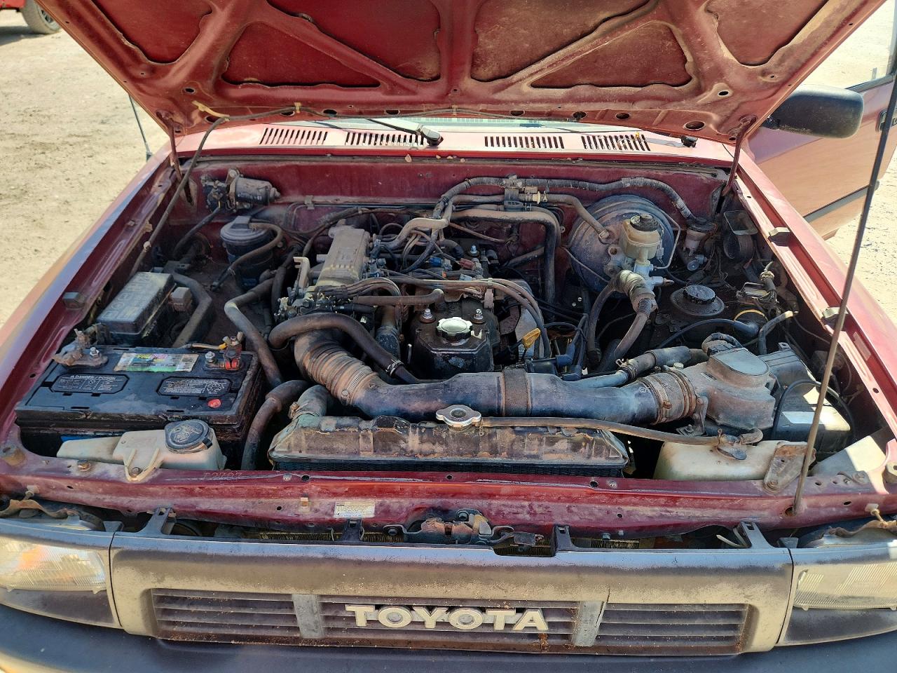 1991 Toyota Pickup Deluxe Maroon vin: JT4RN01P2M0026366