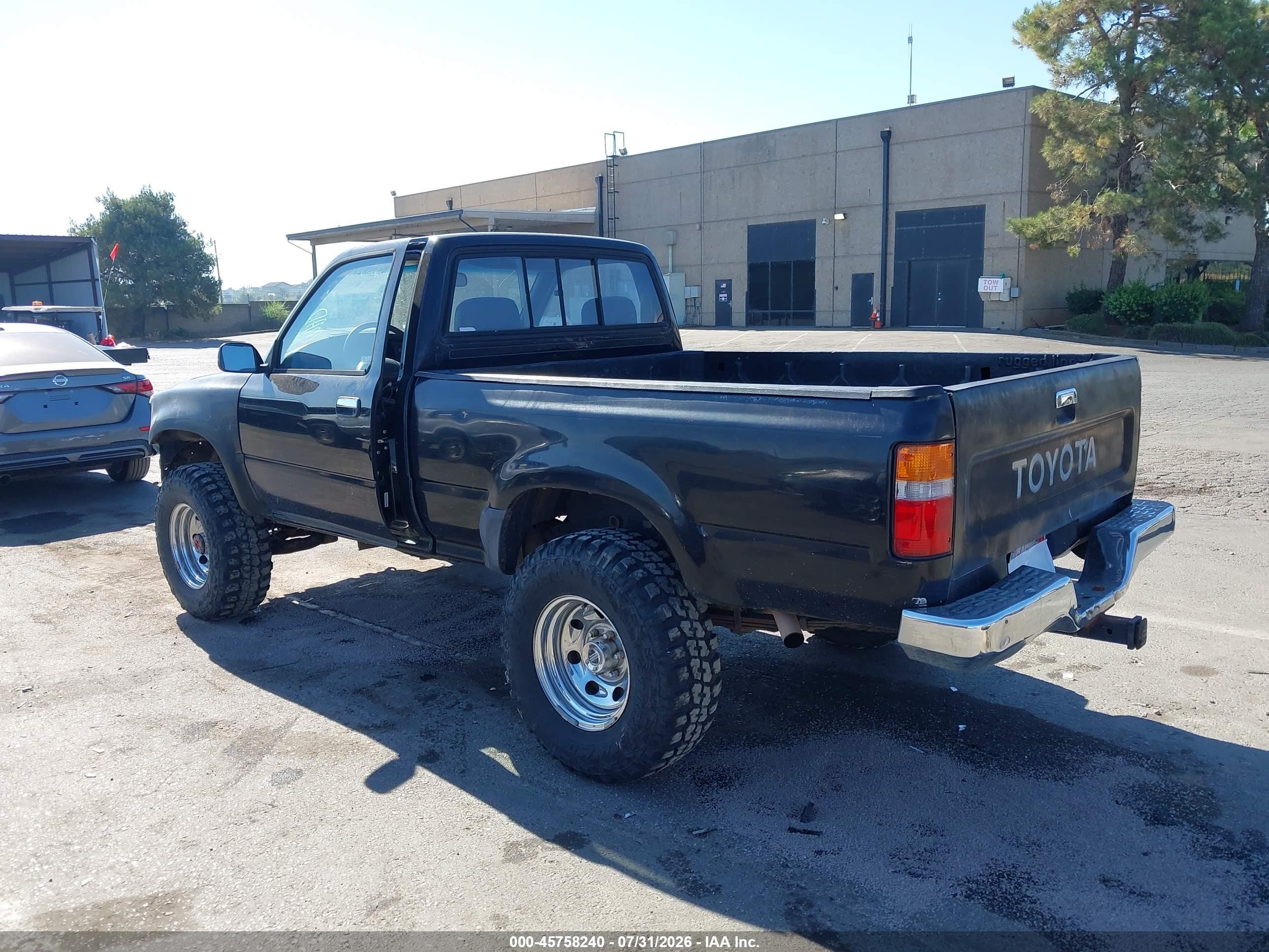 1989 Toyota Pickup 1/2 Ton Sht Wheelbase Dlx Black vin: JT4RN01P3K4008352
