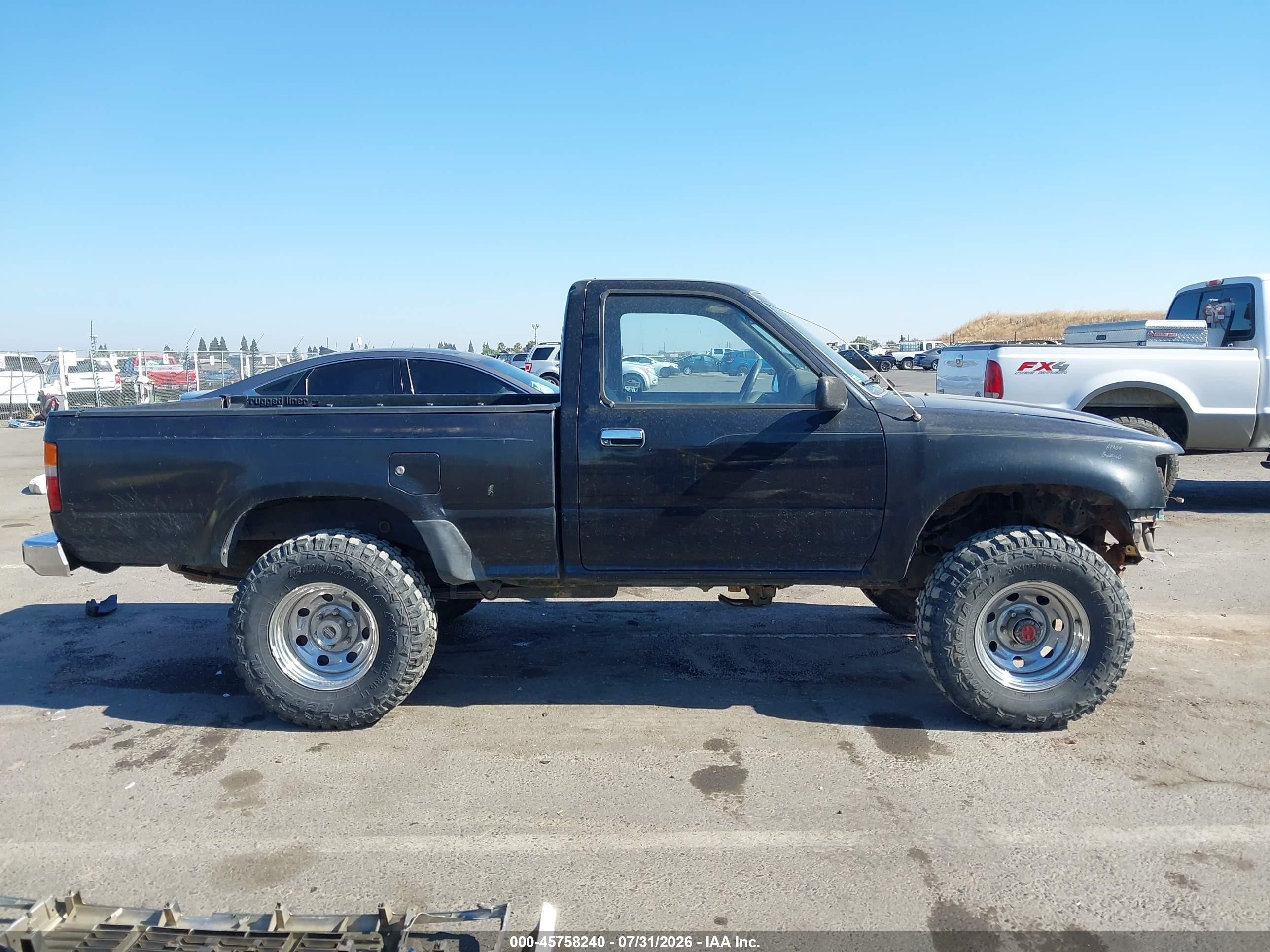 1989 Toyota Pickup 1/2 Ton Sht Wheelbase Dlx Black vin: JT4RN01P3K4008352