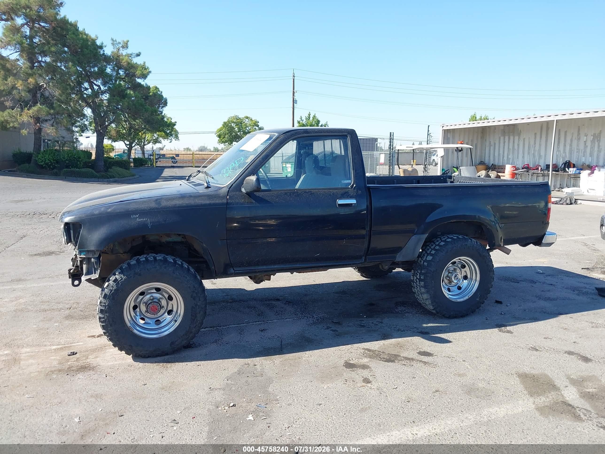 1989 Toyota Pickup 1/2 Ton Sht Wheelbase Dlx Black vin: JT4RN01P3K4008352