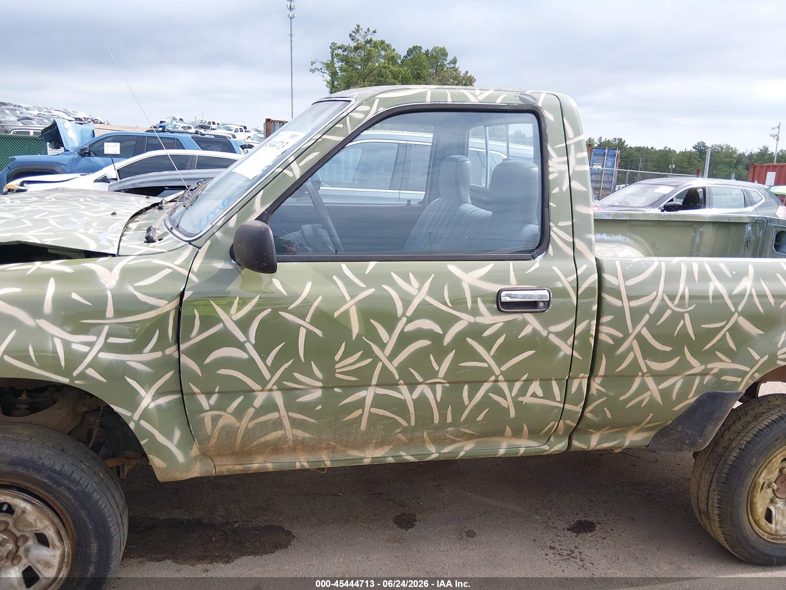 1991 Toyota Pickup 1/2 Ton Sht Wheelbase Dlx Green vin: JT4RN01P4M0024568