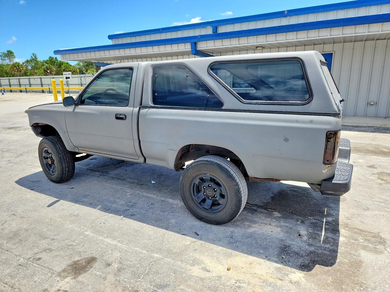 1990 Toyota Pickup Deluxe Gray vin: JT4RN01P7L7033125