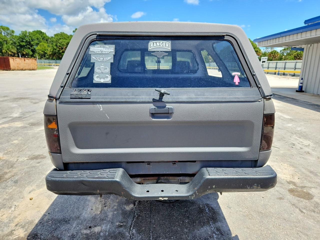 1990 Toyota Pickup Deluxe Gray vin: JT4RN01P7L7033125
