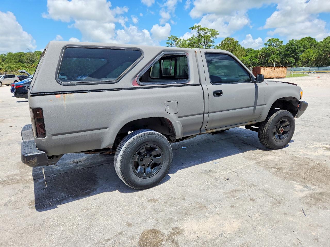 1990 Toyota Pickup Deluxe Gray vin: JT4RN01P7L7033125