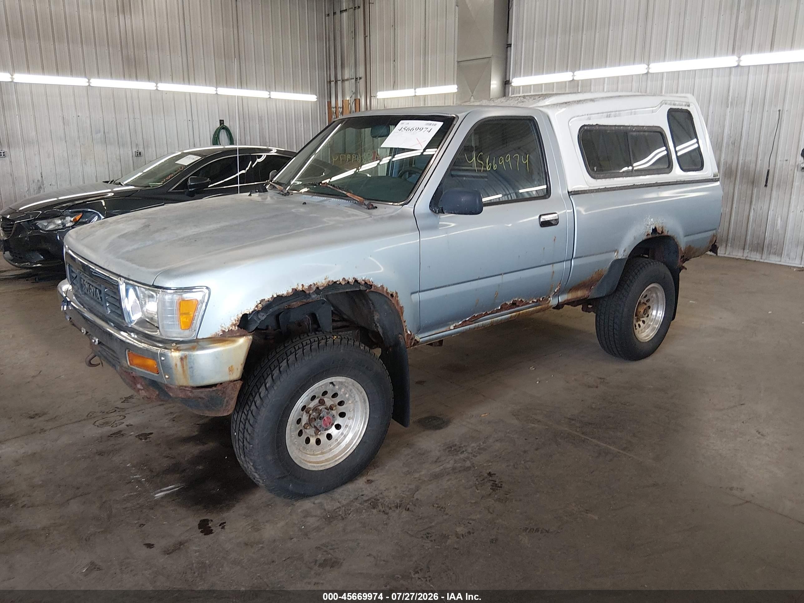 1991 Toyota Pickup 1/2 Ton Sht Wheelbase Dlx Light Blue vin: JT4RN01P8M0015582