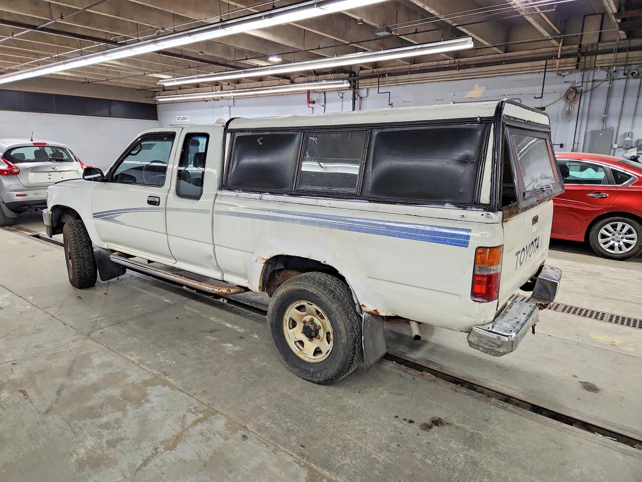 1994 Toyota Pickup Dx White vin: JT4RN13P1R6068597