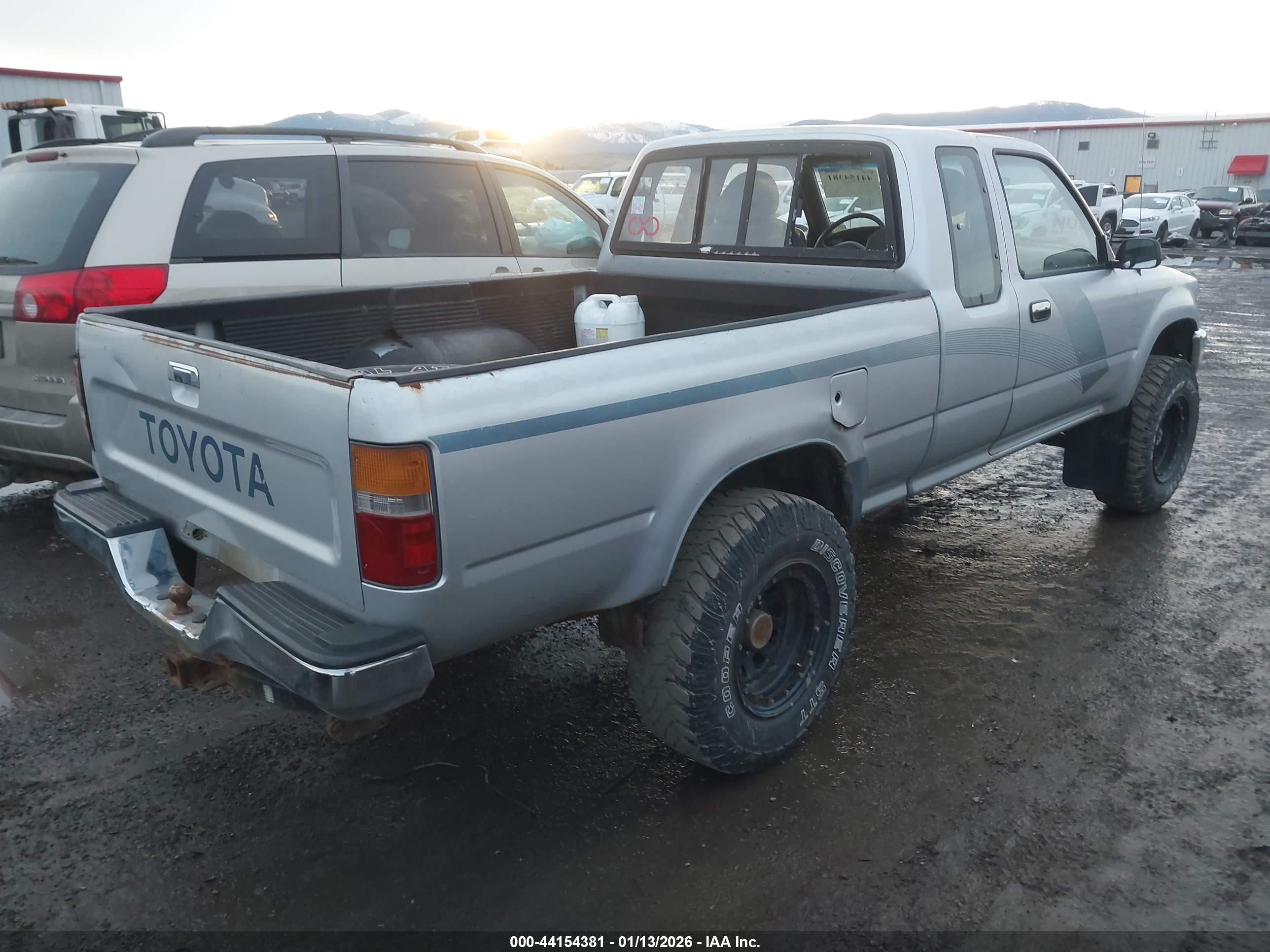 1989 Toyota Pickup 1/2 Ton Ex Lng Whlbse Dlx Silver vin: JT4RN13P2K6008740