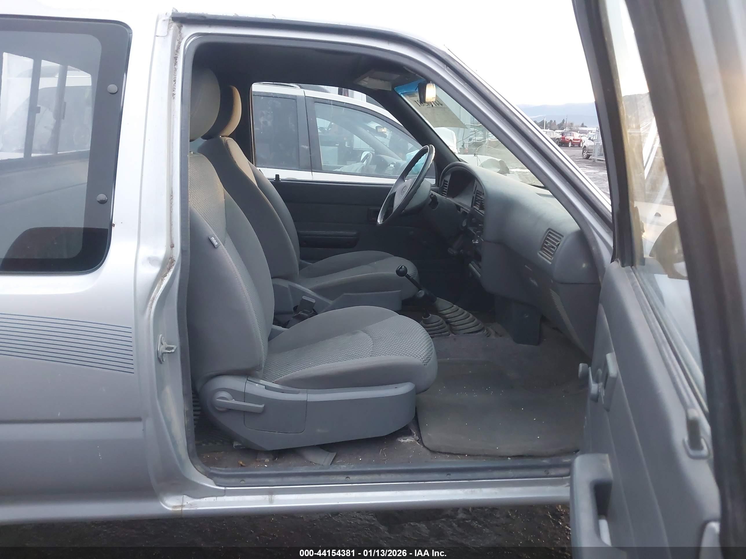1989 Toyota Pickup 1/2 Ton Ex Lng Whlbse Dlx Silver vin: JT4RN13P2K6008740