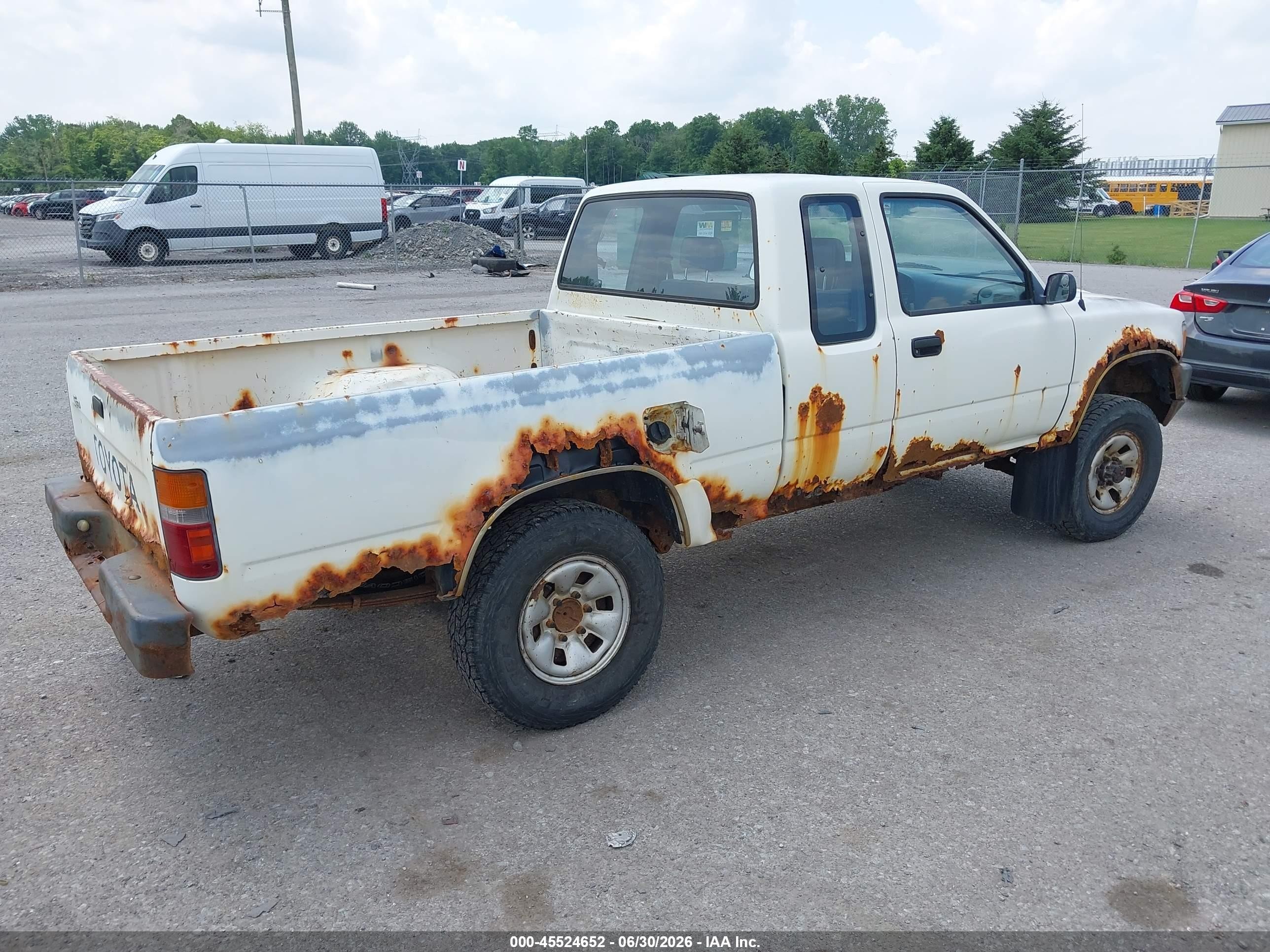 1989 Toyota Pickup 1/2 Ton Ex Lng Whlbse Dlx White vin: JT4RN13P9K0007717