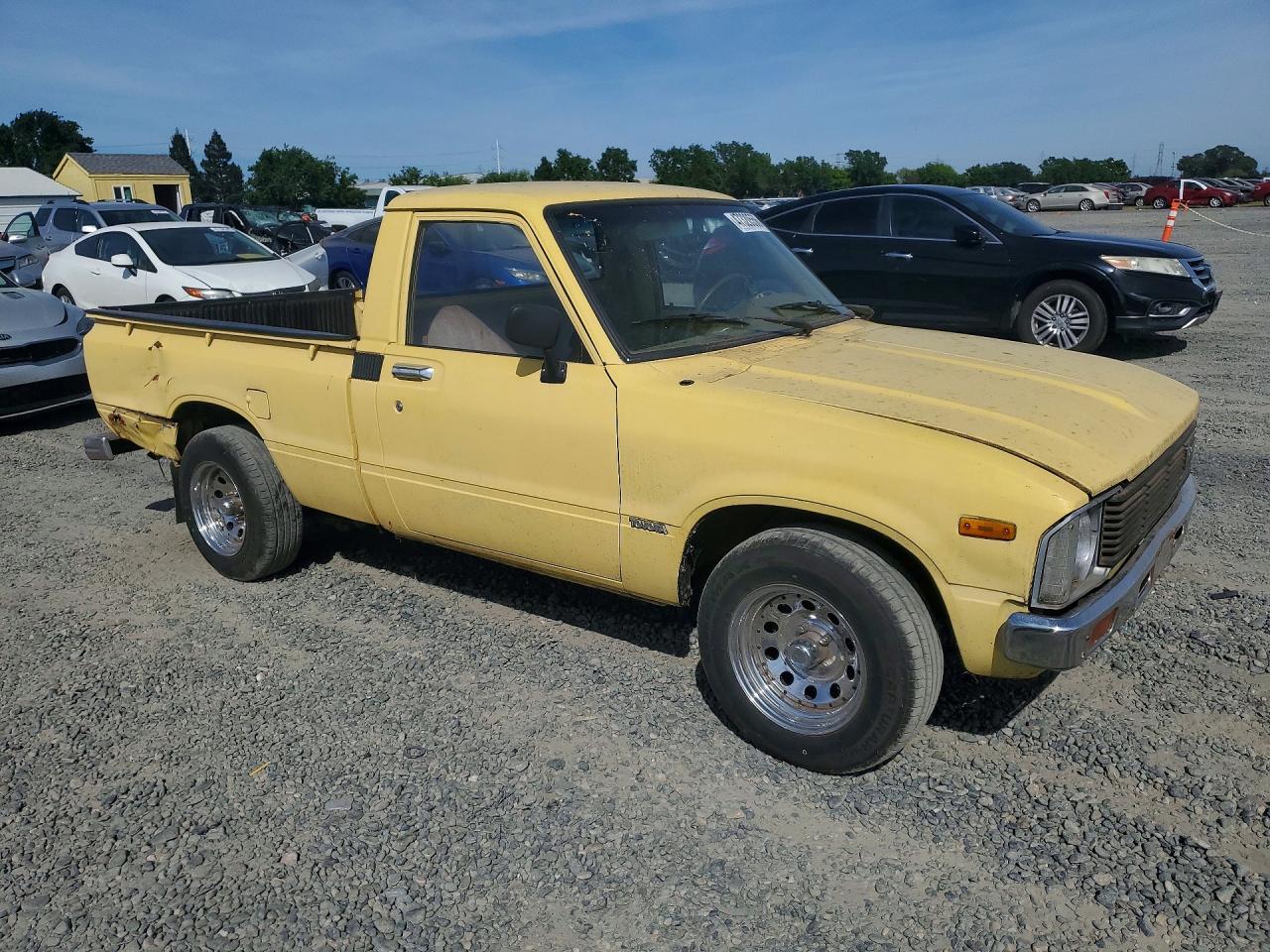 1981 Toyt Pickup Yellow vin: JT4RN34R3B0013122