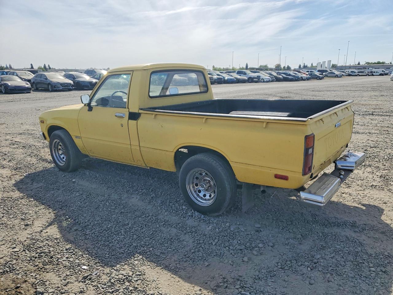 1981 Toyt Pickup Yellow vin: JT4RN34R3B0013122