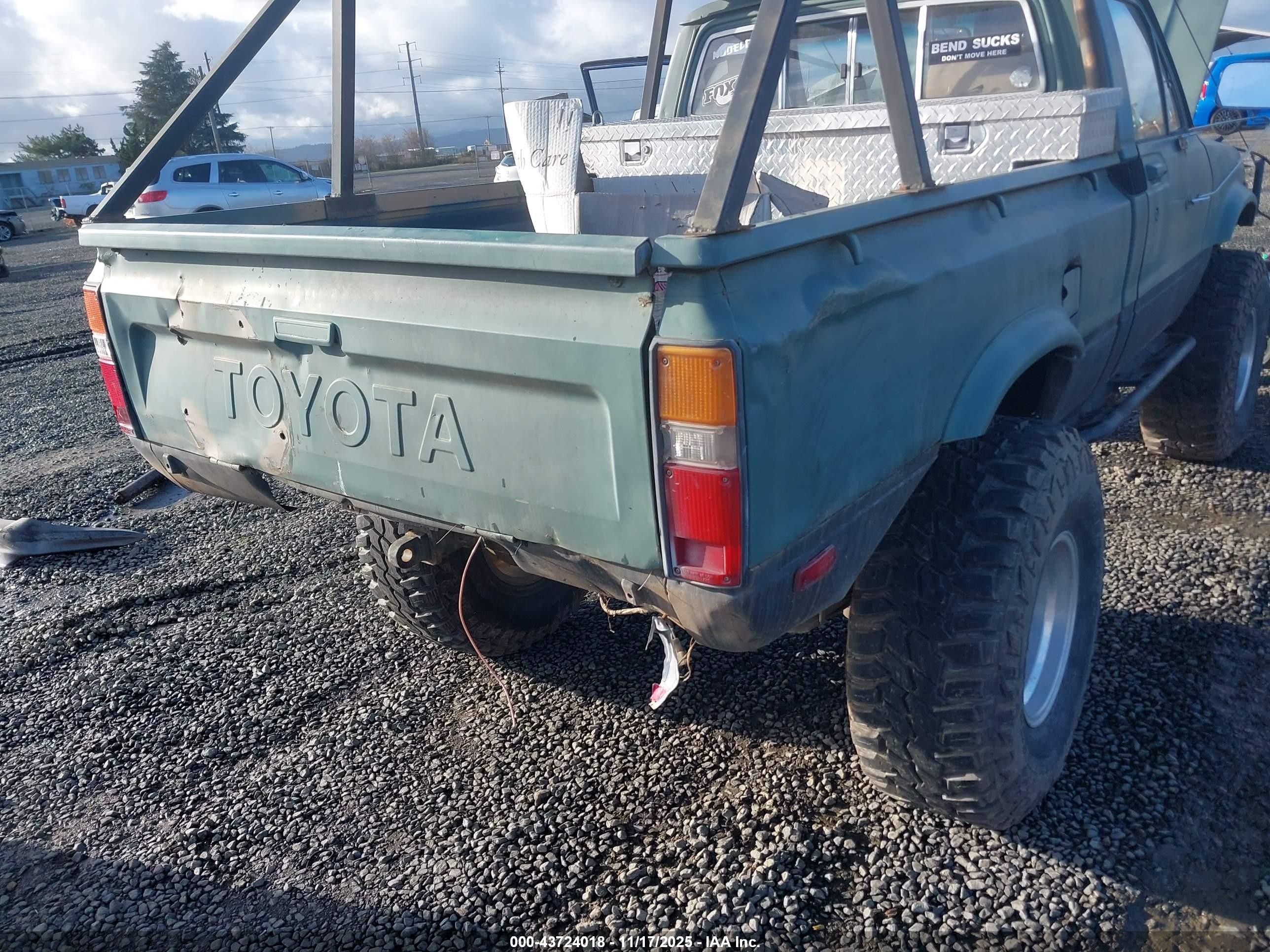 1981 Toyota Pickup Rn38 Green vin: JT4RN38D4B0015895