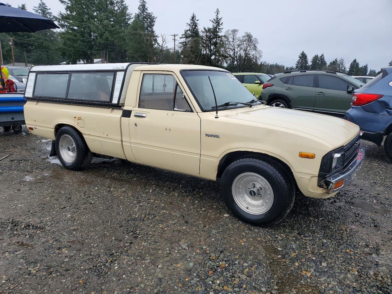 1983 Toyota Pickup 1/2 Ton Rn44 Tan vin: JT4RN44D3D1111431