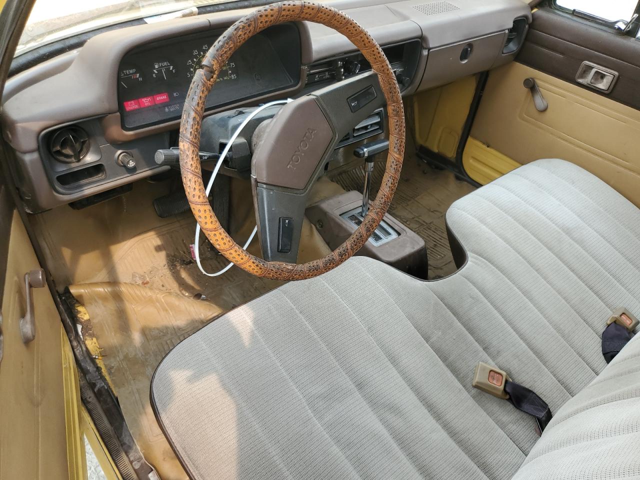 1983 Toyota Pickup 1/2 Ton Rn44 Yellow vin: JT4RN44D7D1105258