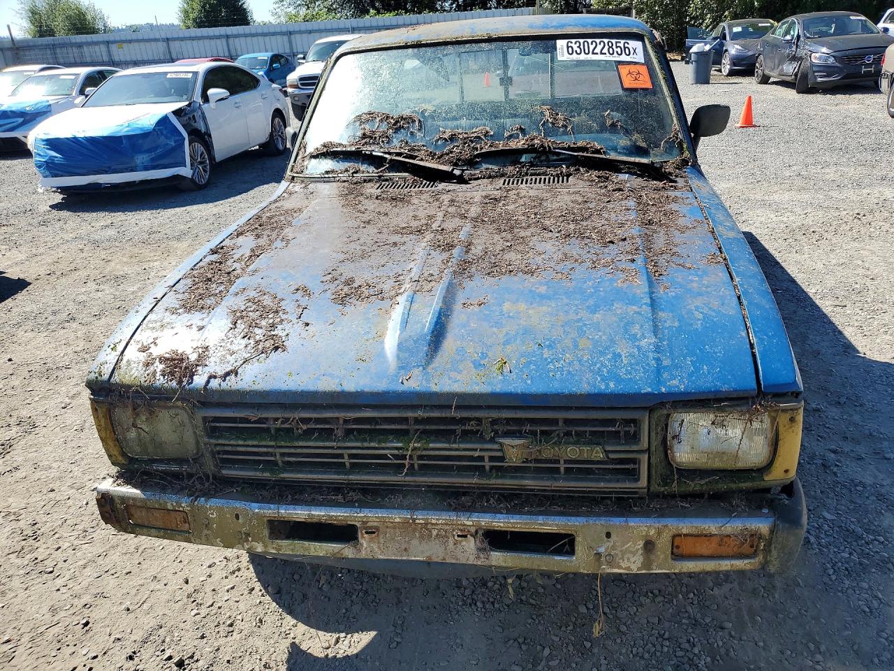 1982 Toyota Pickup / Cab Chassis 1/2 Ton Dlx Blue vin: JT4RN44DXC0089576