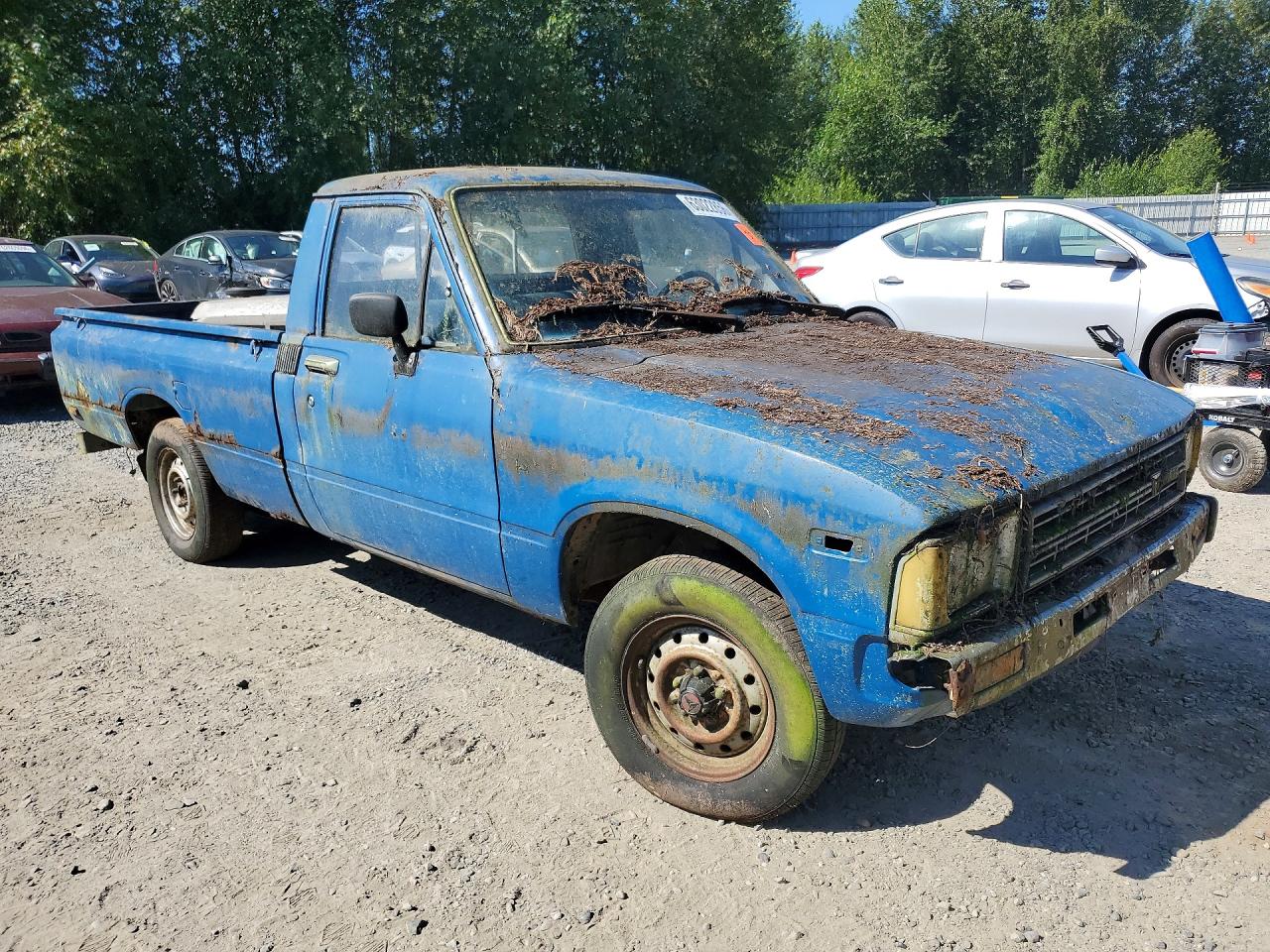 1982 Toyota Pickup / Cab Chassis 1/2 Ton Dlx Blue vin: JT4RN44DXC0089576