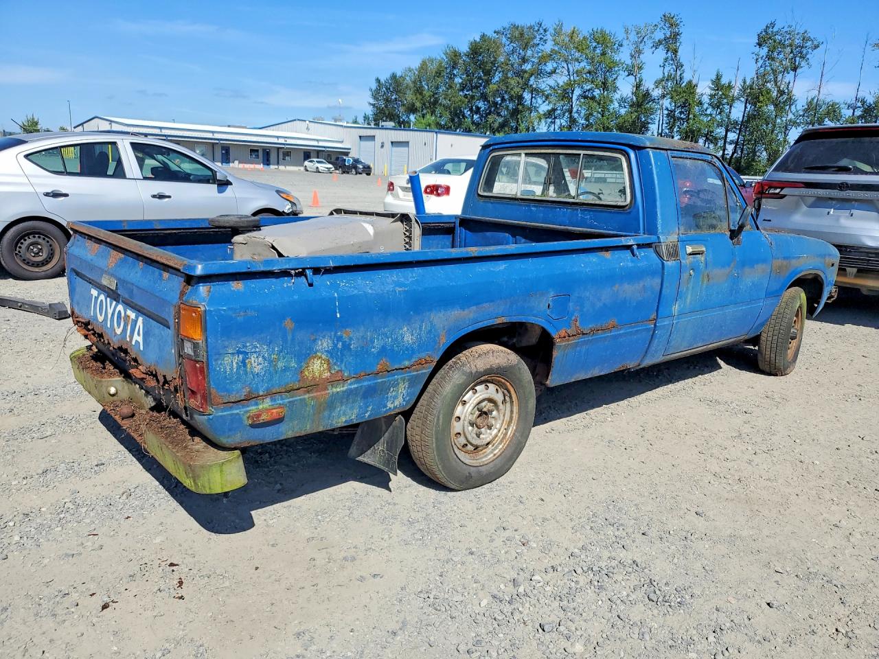 1982 Toyota Pickup / Cab Chassis 1/2 Ton Dlx Blue vin: JT4RN44DXC0089576