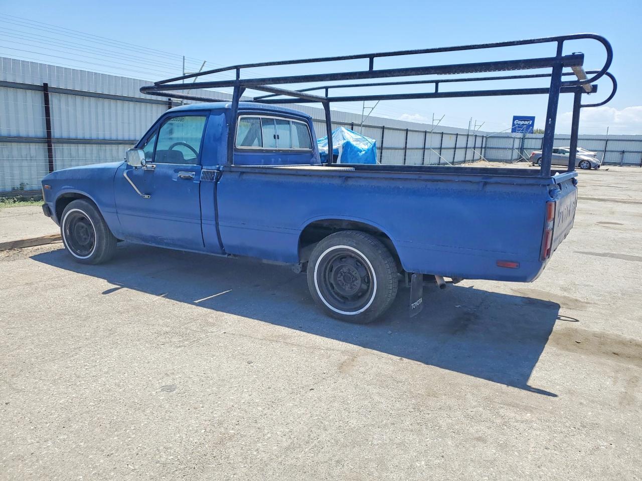 1981 Toyota Pickup / Cab Chassis 1/2 Ton Sr5 Blue vin: JT4RN44S3B0002209