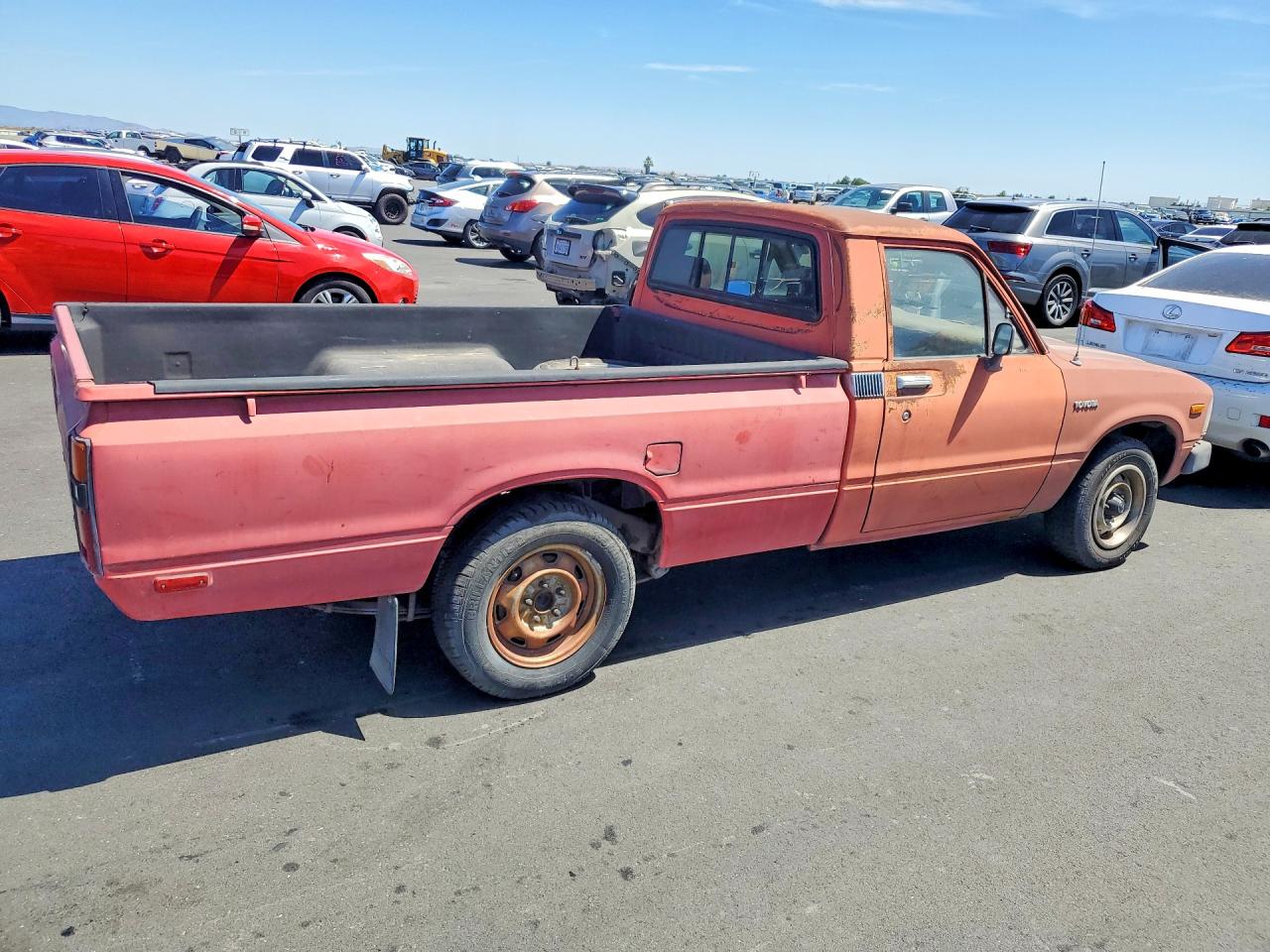 1983 Toyota Pickup Sr5 Red vin: JT4RN44SXD1103938