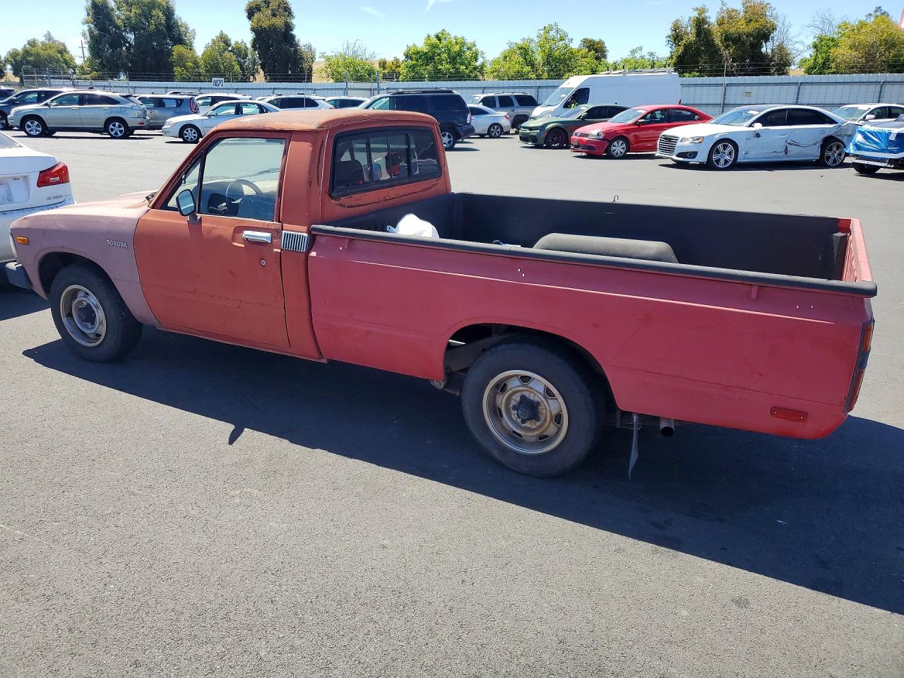 1983 Toyota Pickup Sr5 Red vin: JT4RN44SXD1103938