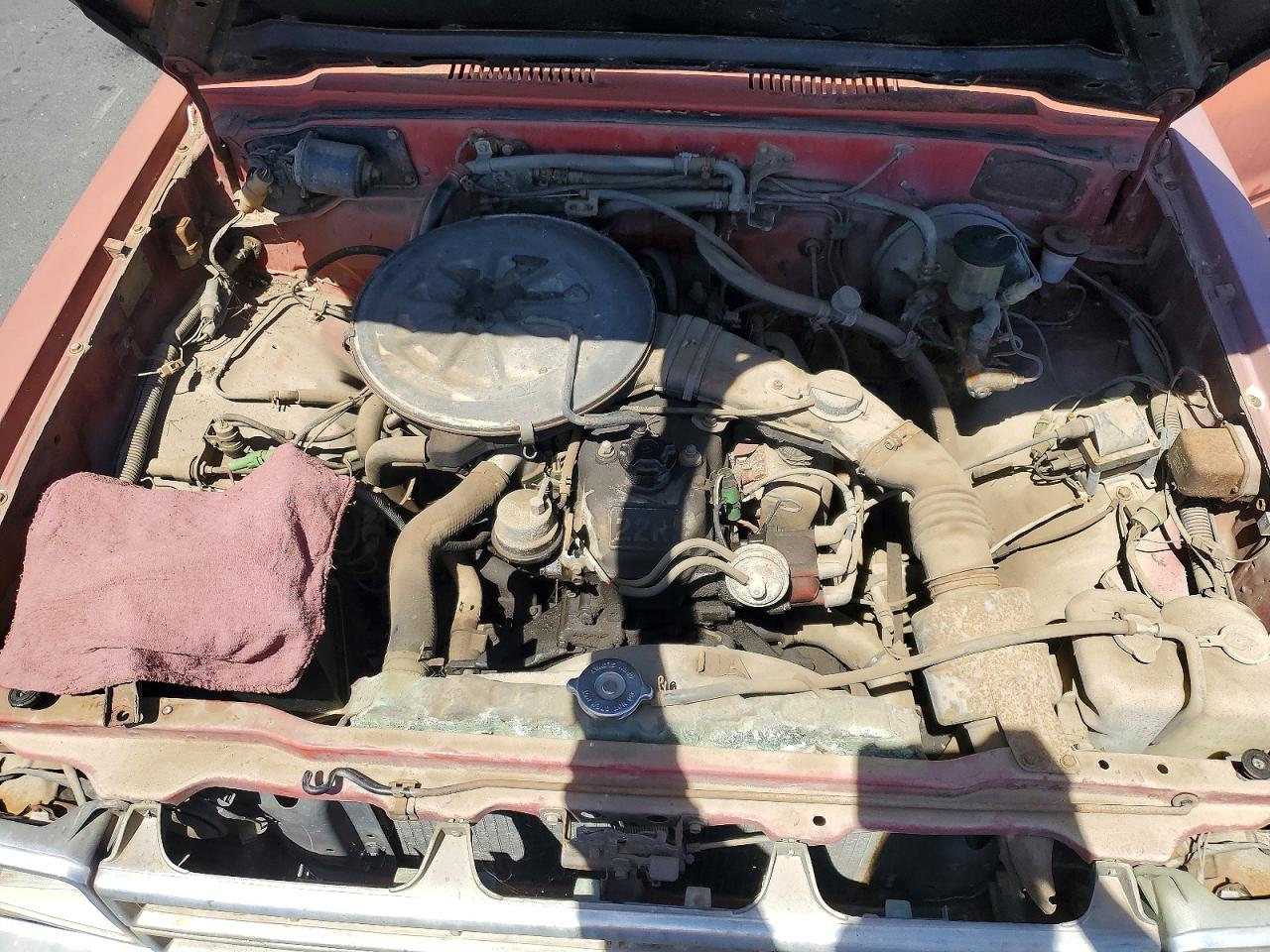 1983 Toyota Pickup Sr5 Red vin: JT4RN44SXD1103938