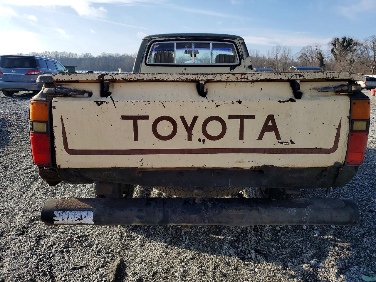 1983 Toyota Pickup Gray vin: JT4RN48S3D0081071