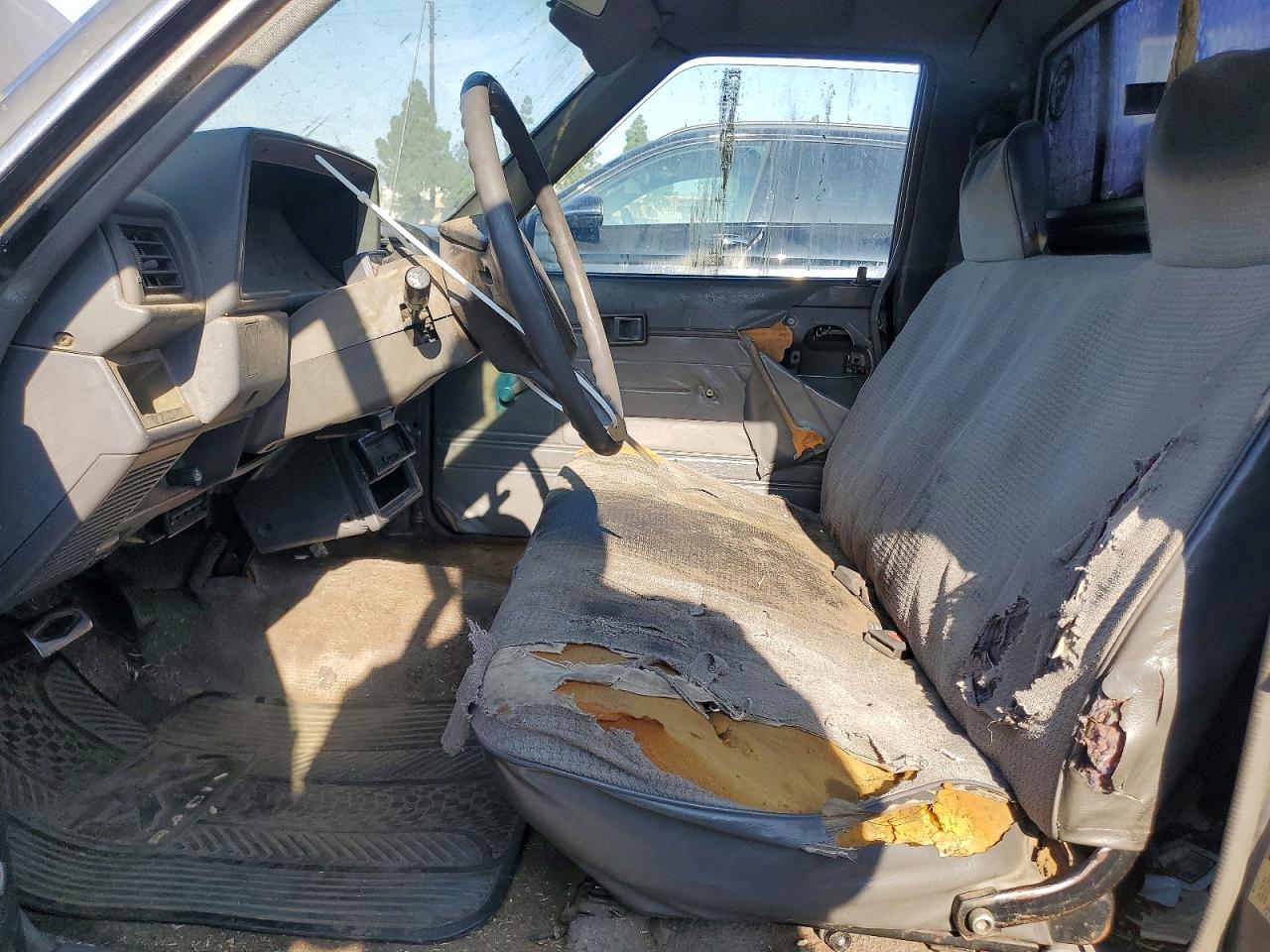 1988 Toyota Pickup Base Gray vin: JT4RN50A2J5163901