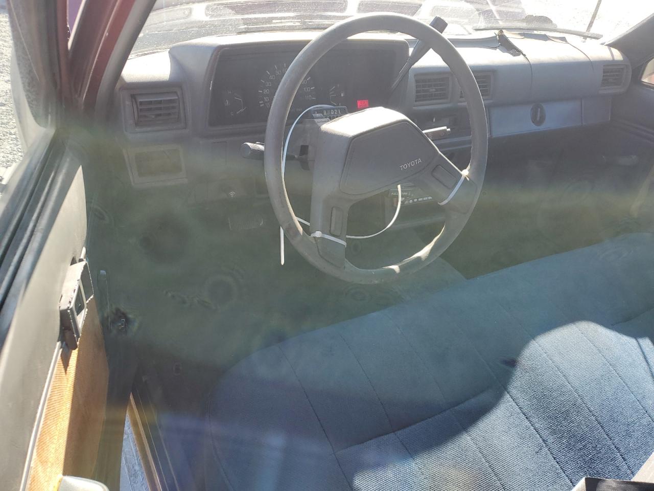 1988 Toyota Pickup 1/2 Ton Rn50 Red vin: JT4RN50A4J5159641