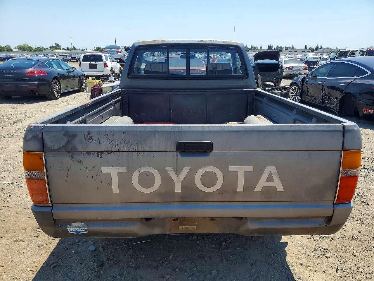 1988 Toyota Pickup 1/2 Ton Rn50 Серебряный vin: JT4RN50R0J5126822
