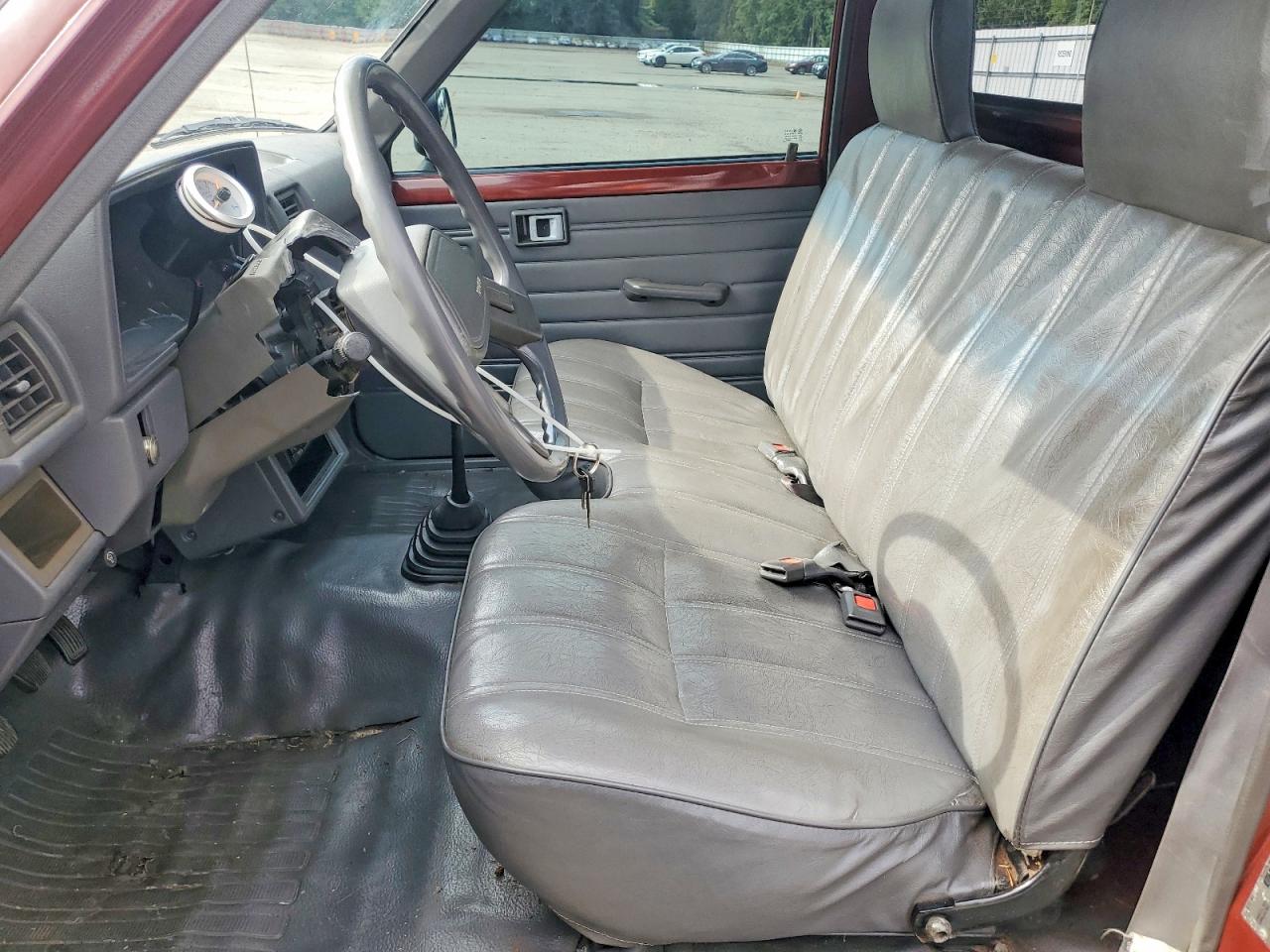 1987 Toyota Pickup Base Brown vin: JT4RN50R1H0227519