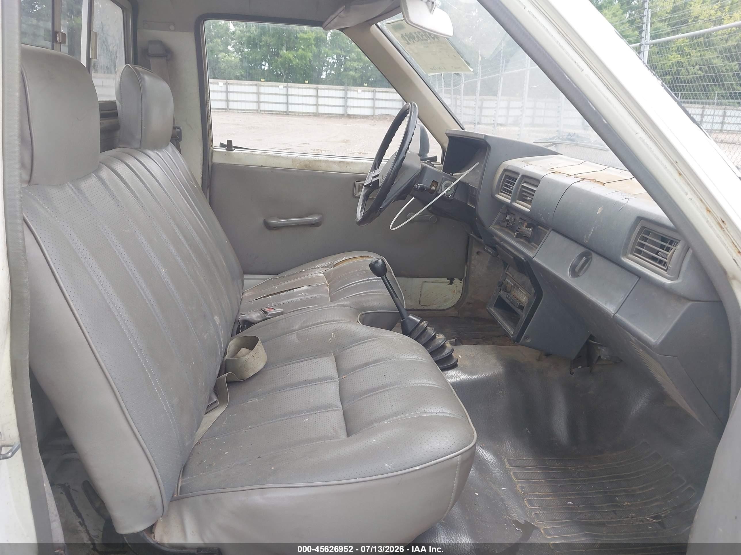 1985 Toyota Pickup 1/2 Ton Rn50 White vin: JT4RN50R3F0088989