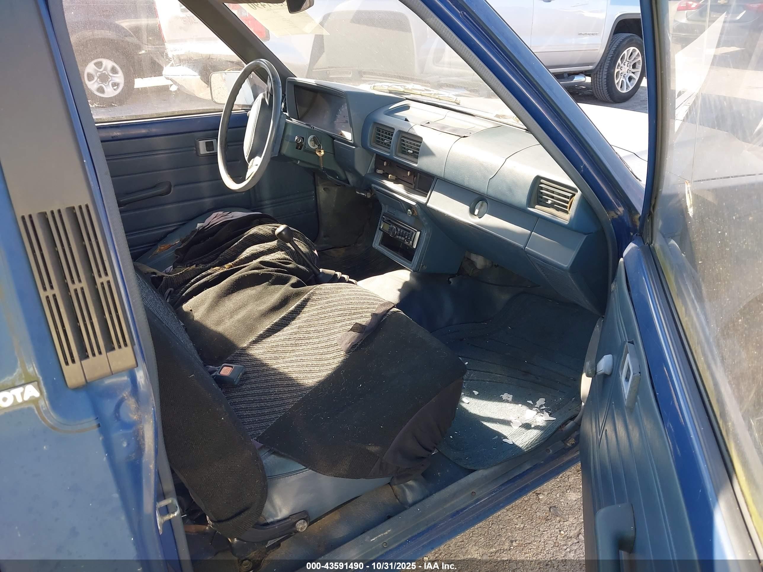 1987 Toyota Pickup 1/2 Ton Rn50 Blue vin: JT4RN50R3H0282070